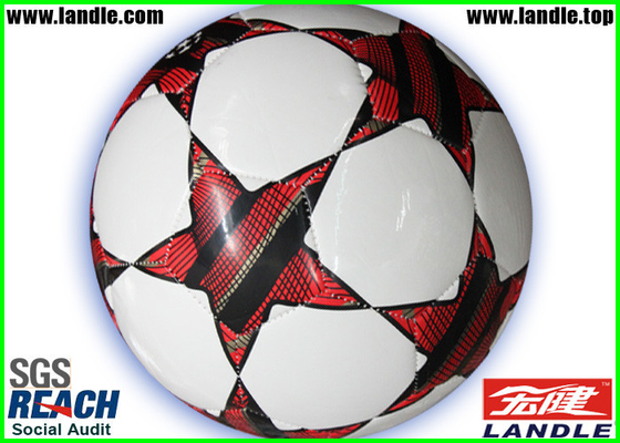 Máquina nova do projeto - tamanho padrão e peso de couro sintéticos costurados de bola de futebol