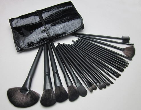 Cabra sintética cosmética de madeira preta dos grupos de escova 24PCS para mulheres